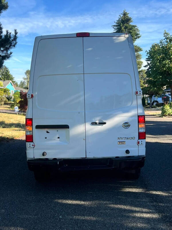 2012 Nissan NV