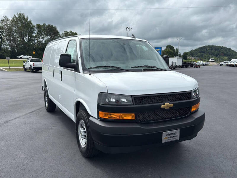 2025 Chevrolet Express 2500