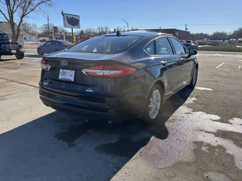 2020 Ford Fusion SE