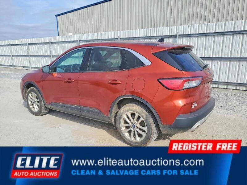 2020 Ford Escape SE