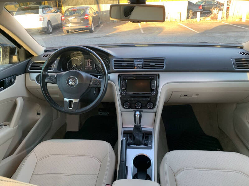 2013 Volkswagen Passat SE