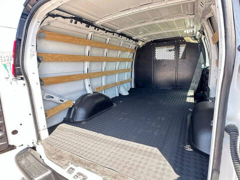 2023 GMC Savana 2500