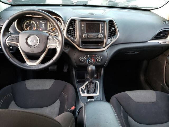 2015 Jeep Cherokee Sport