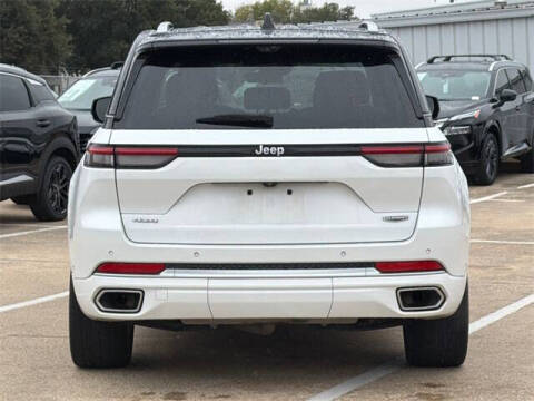 2022 Jeep Grand Cherokee Summit