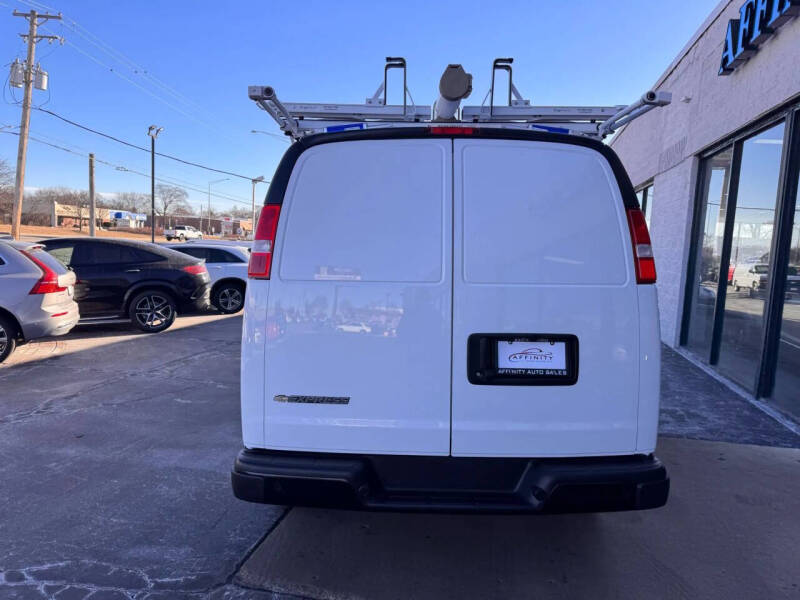 2025 Chevrolet Express 2500