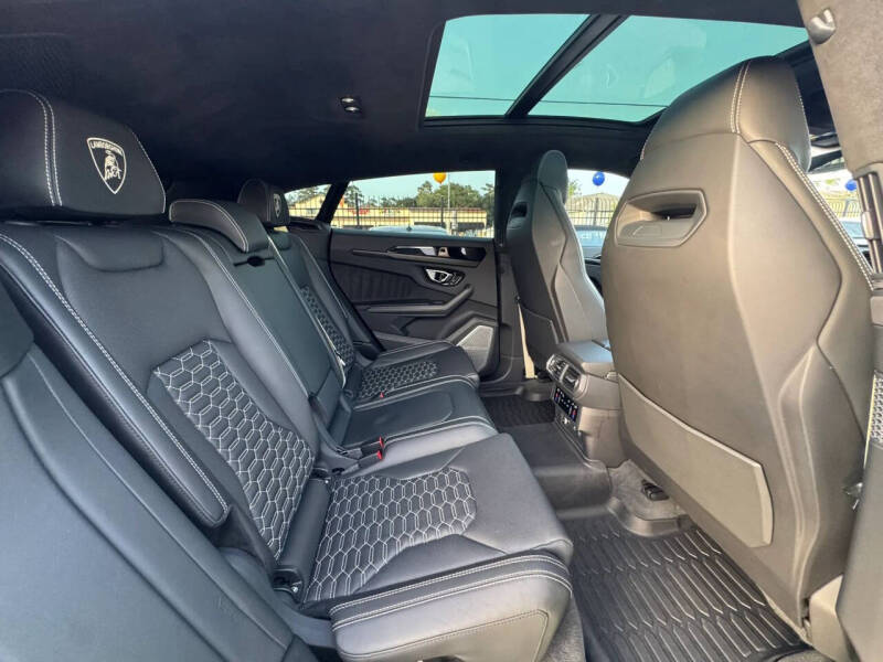 2022 Lamborghini Urus