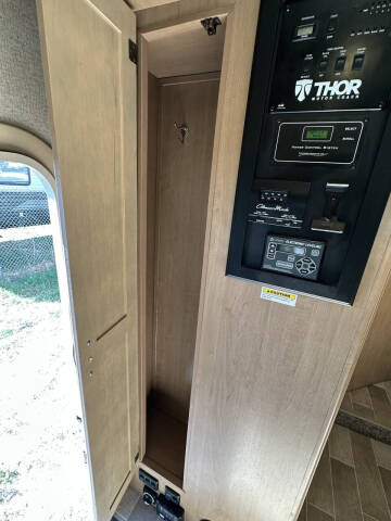 2020 Thor Motor Coach Chateau