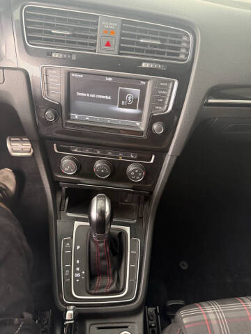 2017 Volkswagen Golf GTI S