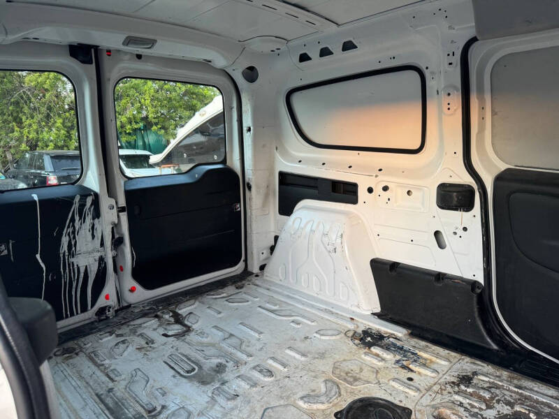 2019 RAM Promaster City Tradesman photo 18