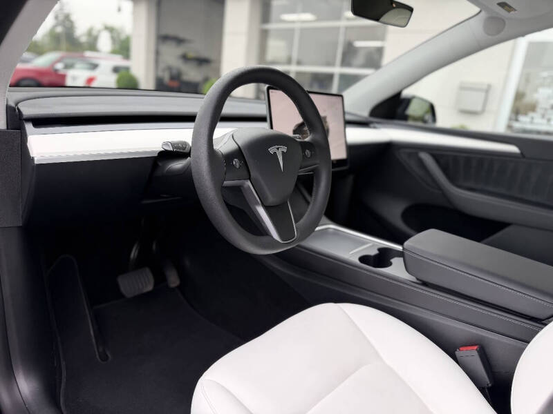 2024 Tesla Model Y Long Range