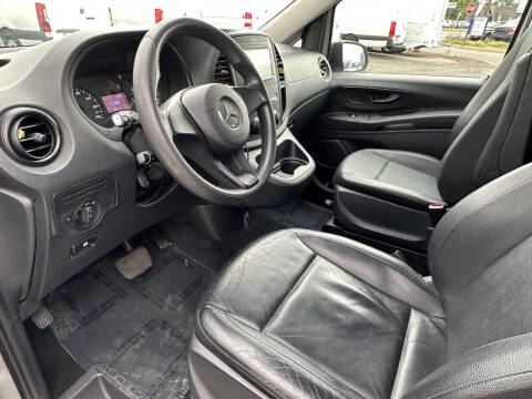 2017 Mercedes-Benz Metris Passenger