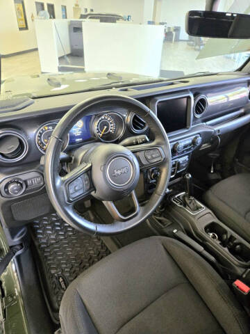 2022 Jeep Gladiator Sport