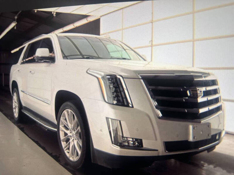 2018 Cadillac Escalade Luxury