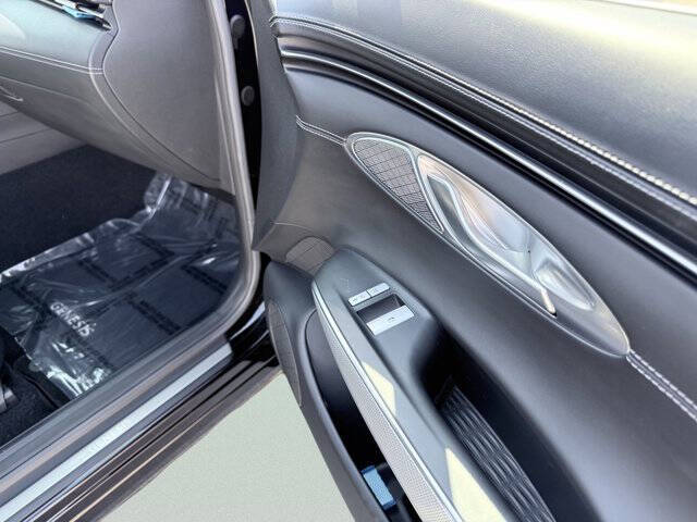 2022 Genesis GV70 2.5T Standard