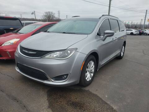 2017 Chrysler Pacifica for sale at Cruisin' Auto Sales in Madison IN