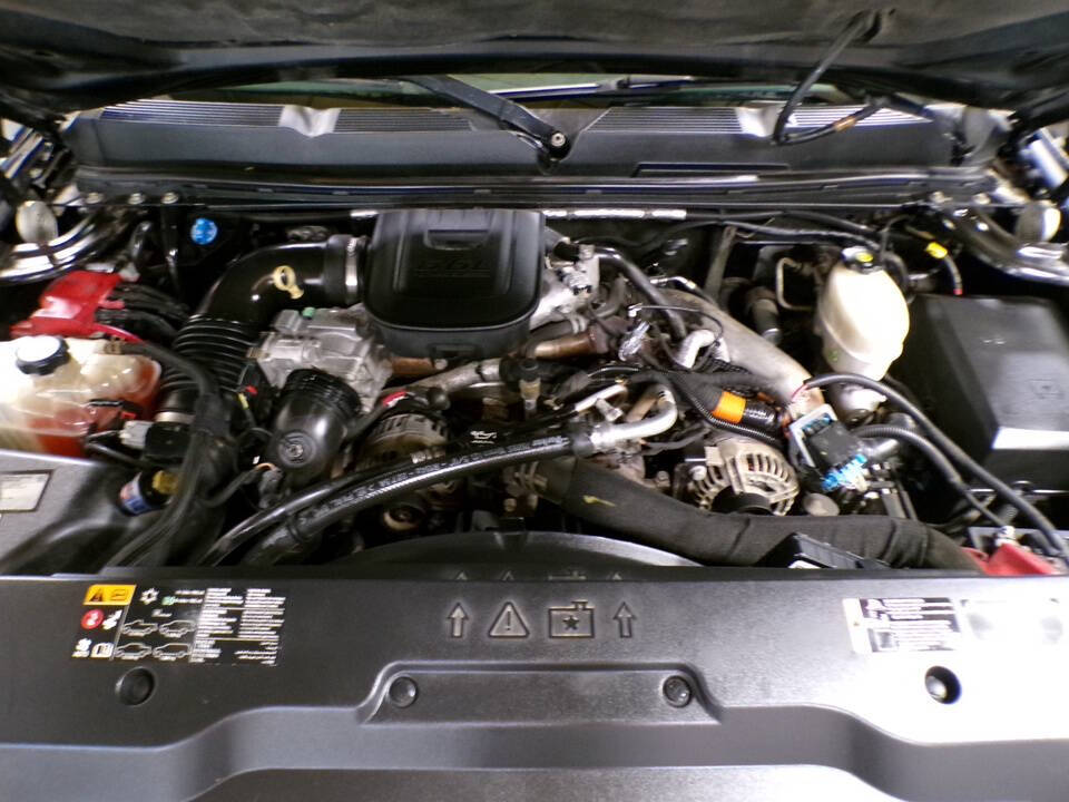 Black 2014 Chevrolet Silverado 2500HD LT 17
