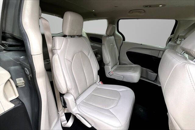 2021 Chrysler Pacifica Touring L