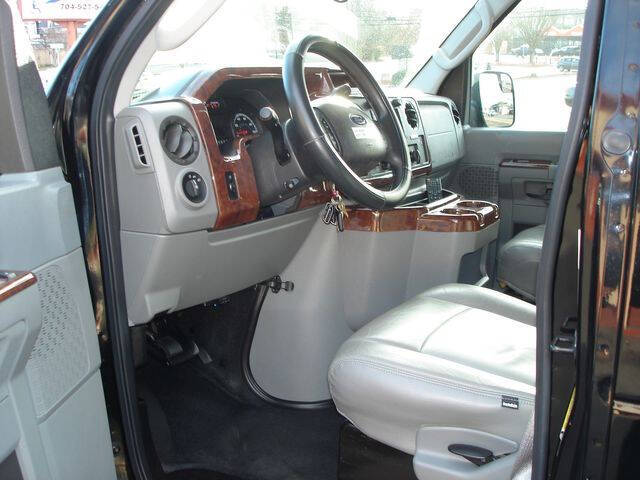 2011 Ford E-Series E-350 SD XLT