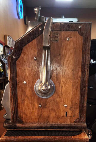 1932 Pace American Slot Machine