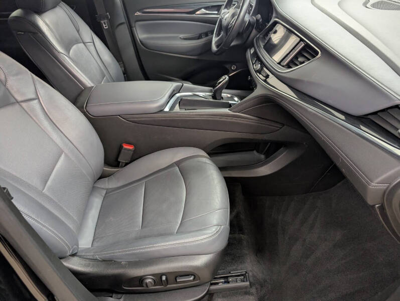 2020 Buick Enclave Essence