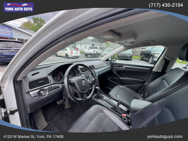 2017 Volkswagen Passat 1.8T R-Line