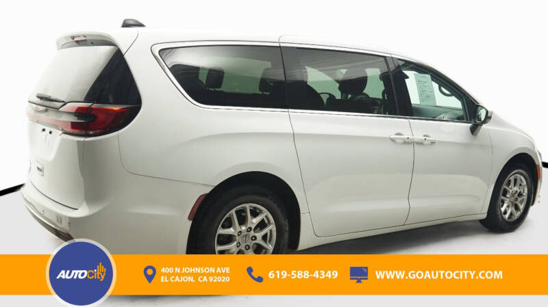 2023 Chrysler Pacifica Touring L