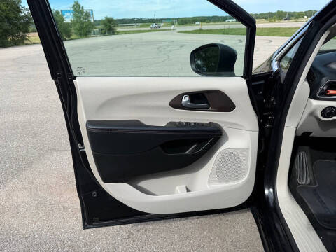 2017 Chrysler Pacifica Touring