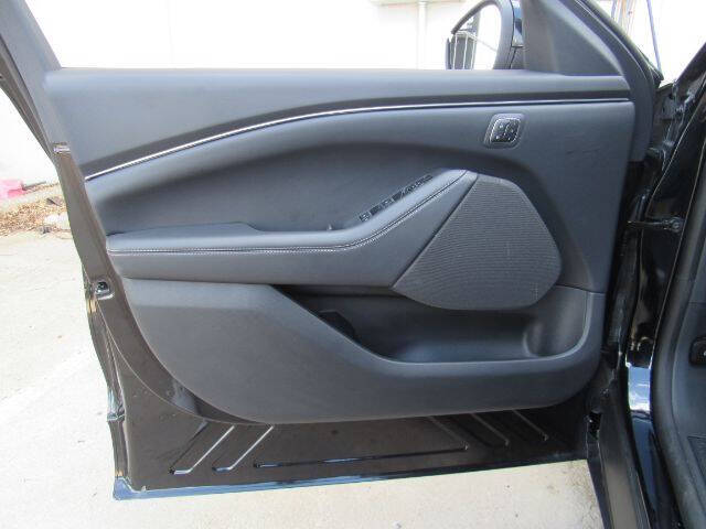 2025 Ford Mustang Mach-E Select