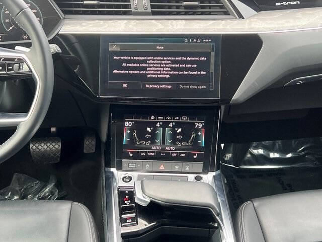 2021 Audi e-tron quattro Premium