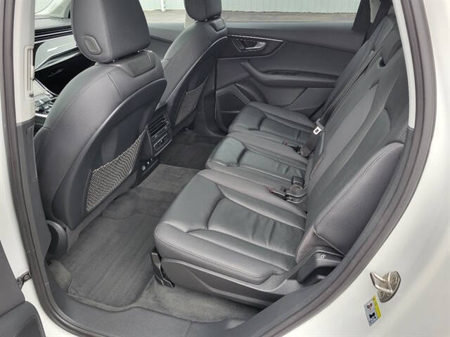 2022 Audi Q7 quattro Premium Plus 55 TFSI