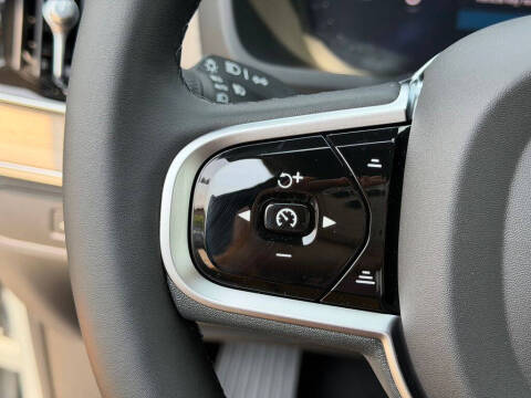 2026 Volvo XC90 T8 Plus 7P