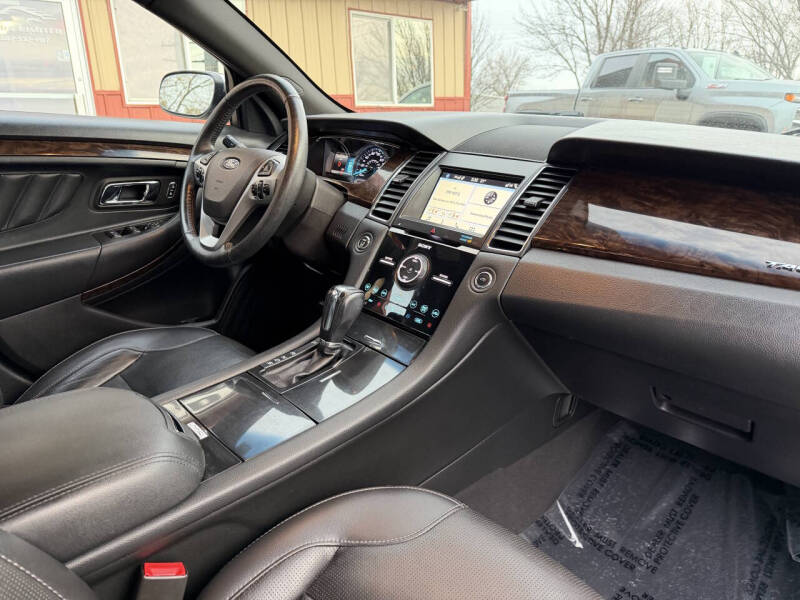 2019 Ford Taurus Limited