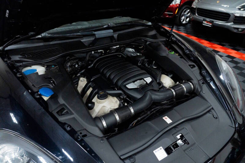 2014 Porsche Cayenne GTS