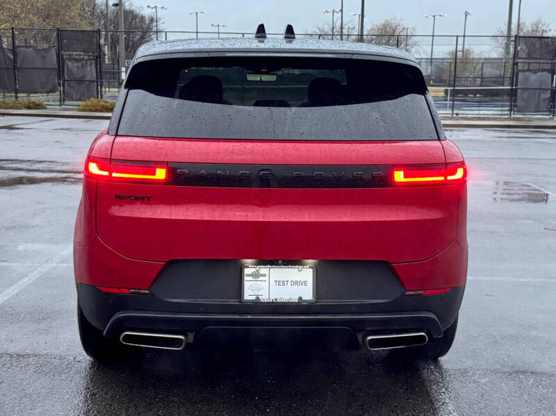 2024 Land Rover Range Rover Sport P360 SE