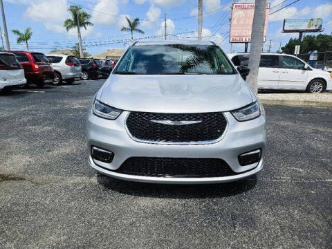 2024 Chrysler Pacifica Touring L