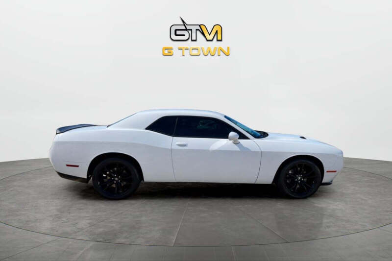 2018 Dodge Challenger SXT Plus