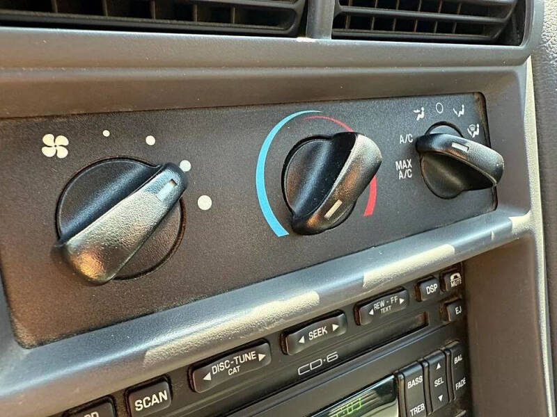 2004 Ford Mustang GT Deluxe