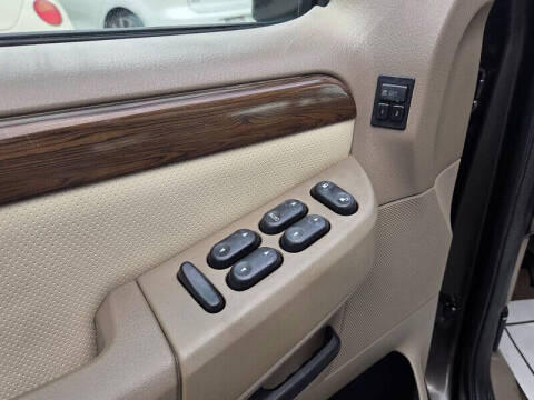 2005 Ford Explorer Eddie Bauer