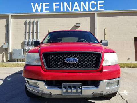 2004 Ford F-150 for sale at Hispanos Cars 4 Less by Cadena Motors, Inc. in Houston TX