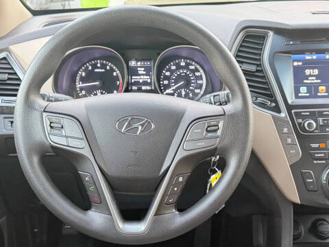 2017 Hyundai Santa Fe SE