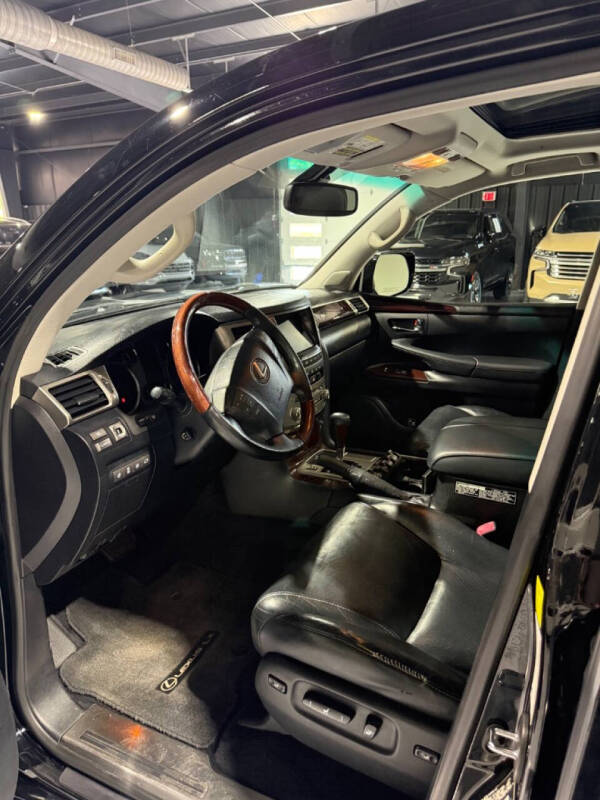2013 Lexus LX 570