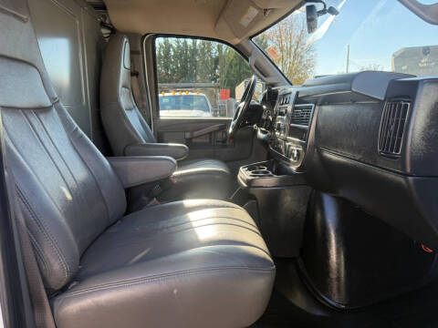 2023 GMC Savana 2500