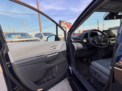 2021 Toyota Sienna XLE 8-Passenger