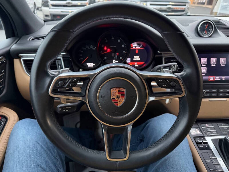 2017 Porsche Macan