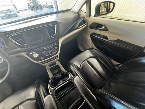 2020 Chrysler Voyager LXi