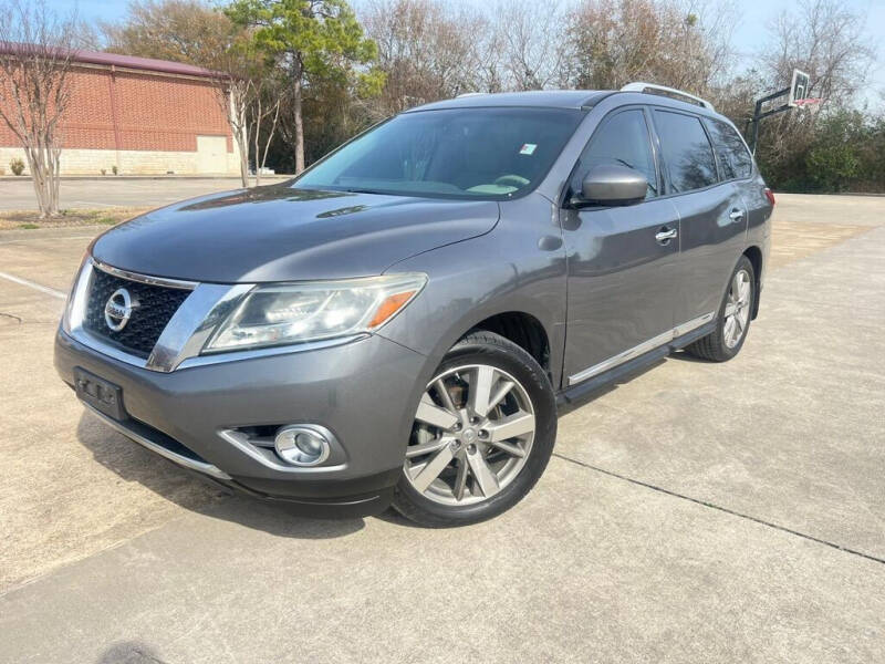 2015 Nissan Pathfinder for sale at Crown Auto Sales in Sugar Land TX