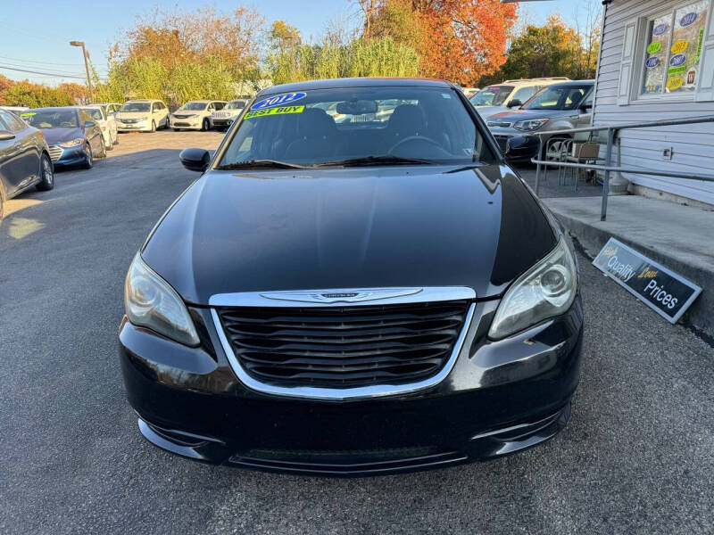 2012 Chrysler 200 Touring photo 3