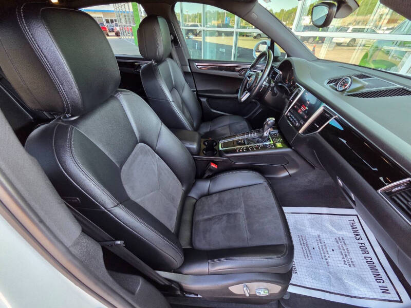 2017 Porsche Macan