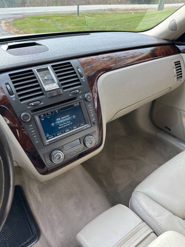 2011 Cadillac DTS Premium Collection