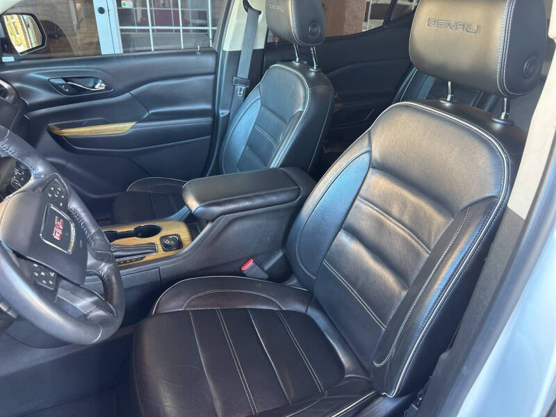 2017 GMC Acadia Denali